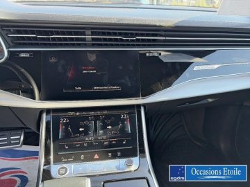 AUDI Q8 55 TFSI e 381ch S line quattro tiptronic 8