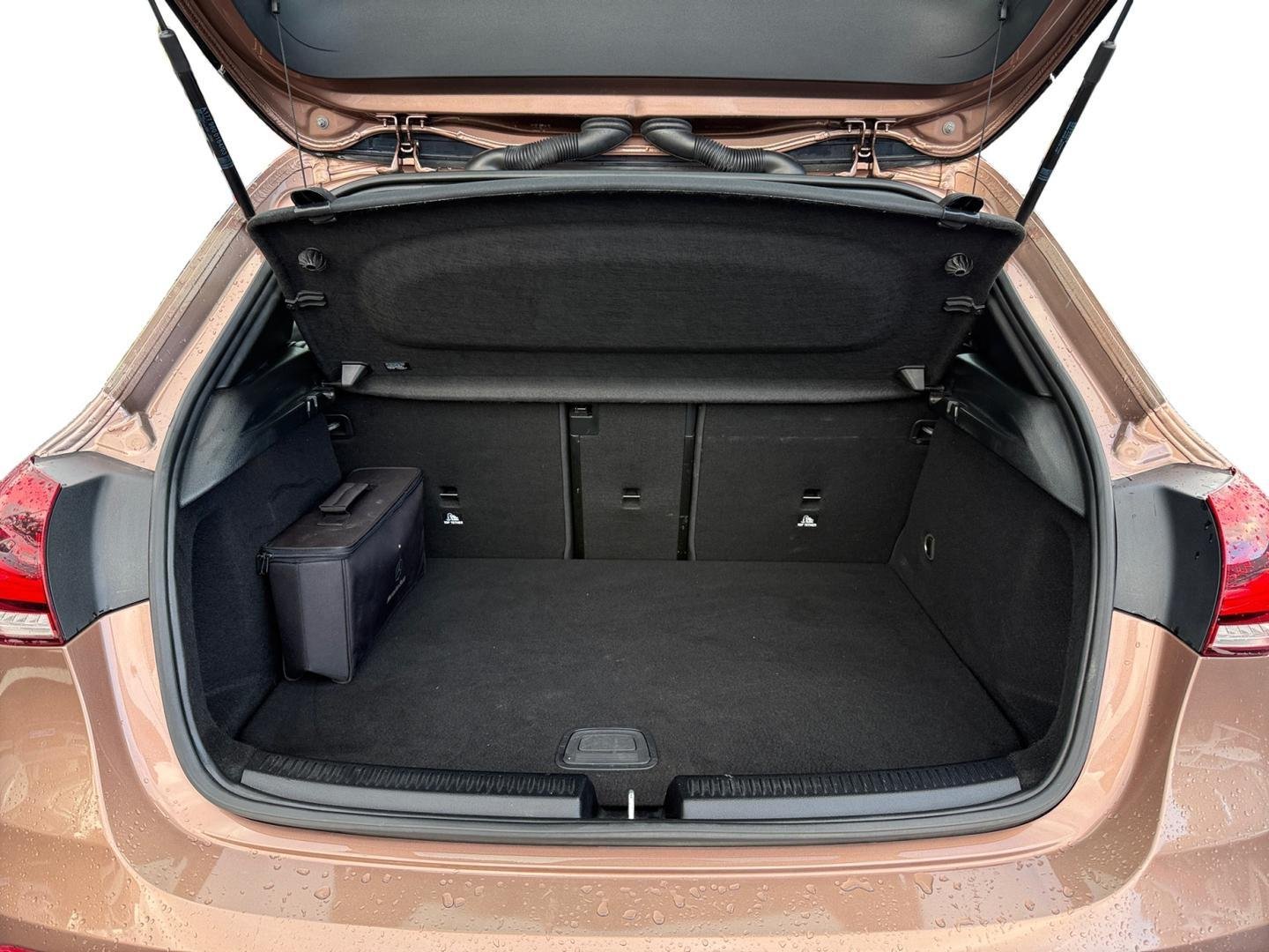 MERCEDES-BENZ Classe A 250 e 160+102ch AMG Line 8G-DCT 8cv