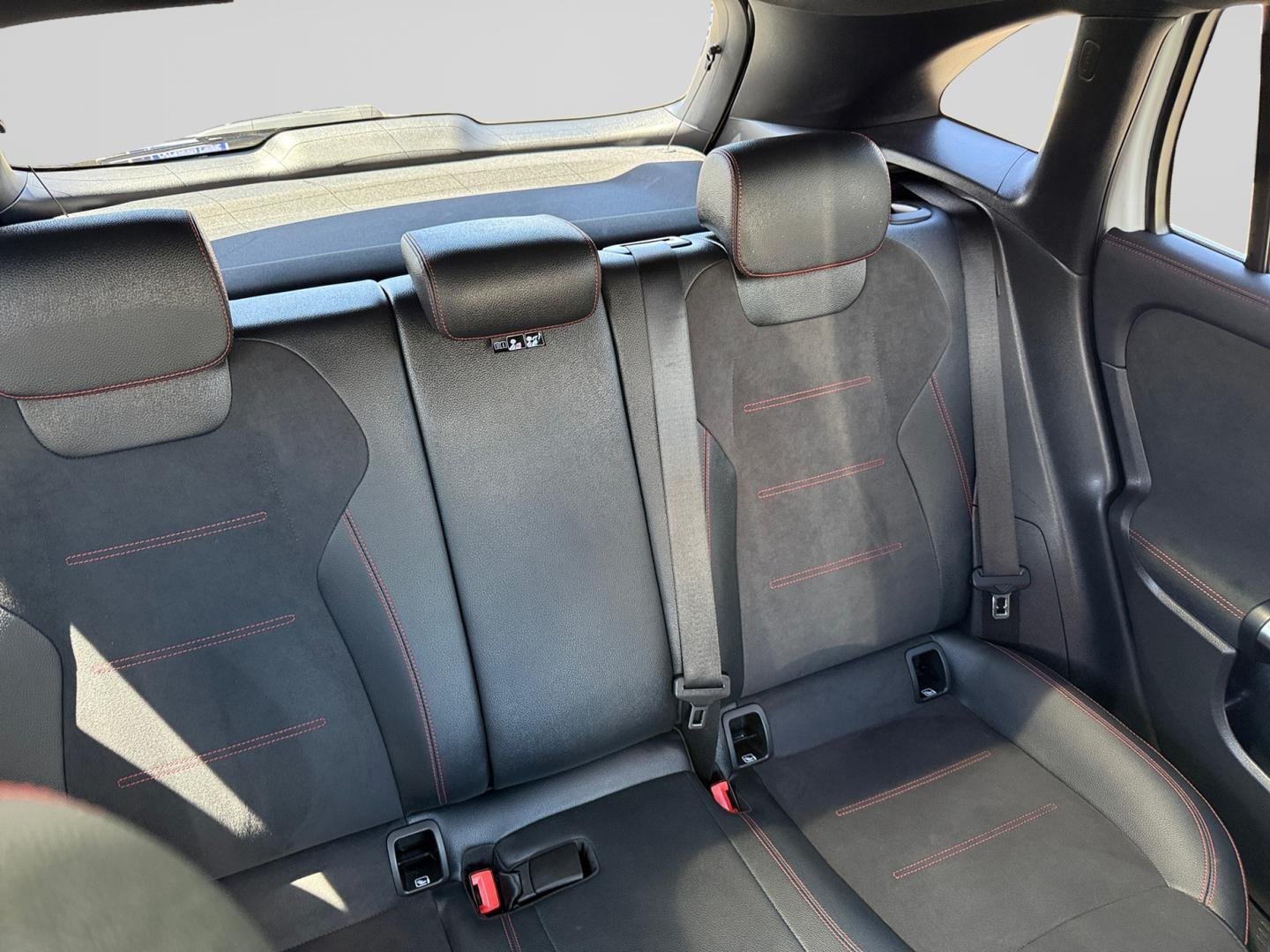 MERCEDES-BENZ GLA 250 e hybride rechargeable 218ch AMG Line 8G-DCT