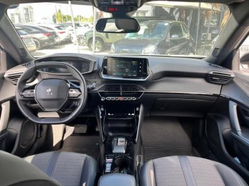 PEUGEOT 2008 e-2008 136ch Allure