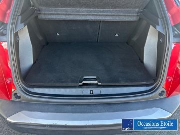 PEUGEOT 2008 e-2008 136ch Style