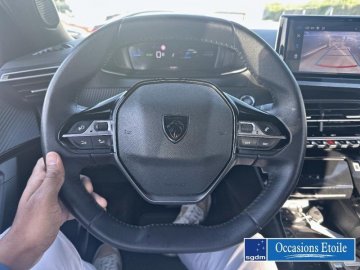 PEUGEOT 2008 e-2008 136ch Style