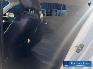 PEUGEOT 208 e-208 136ch Style